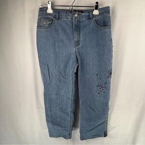 Gloria Vanderbilt - Women's Jean Capri - Size 10 - Embroidered - Med/Lt Blue